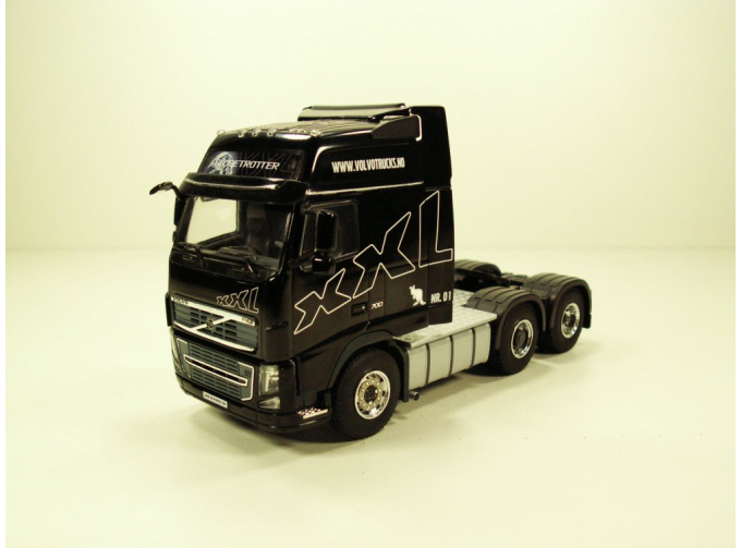 VOLVO FH2 Globetrotter 6x4 XXL DEMO тягач, Масштаб 1:50, черный