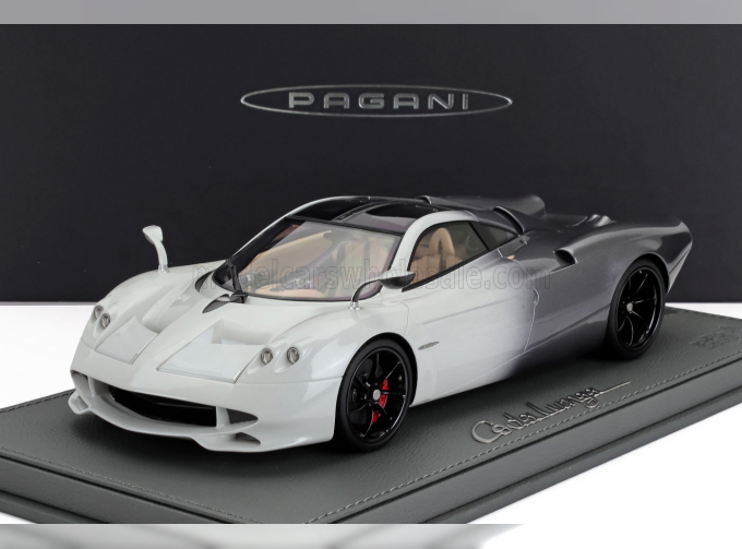 PAGANI Huayra Codalunga (2022) - Con Vetrina - With Showcase, Bianco Malta Grigio Silverstone - White Grey
