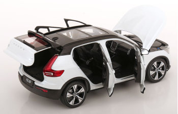 VOLVO XC40 Recharge (2022), white metallic