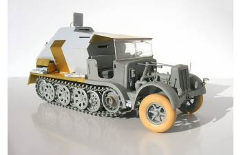 Сборная модель Sd.Kfz.7/3 Feuerleitpanzer fur V-2 Raketen auf Zugkraftwagen 8-ton