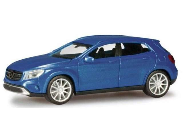 MERCEDES-BENZ GLA Klasse, blue metallic