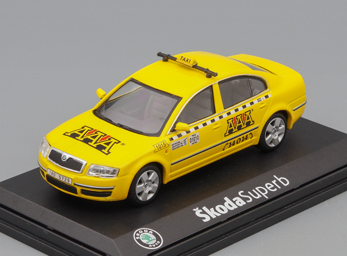 SKODA Superb AAA Taxi, yellow