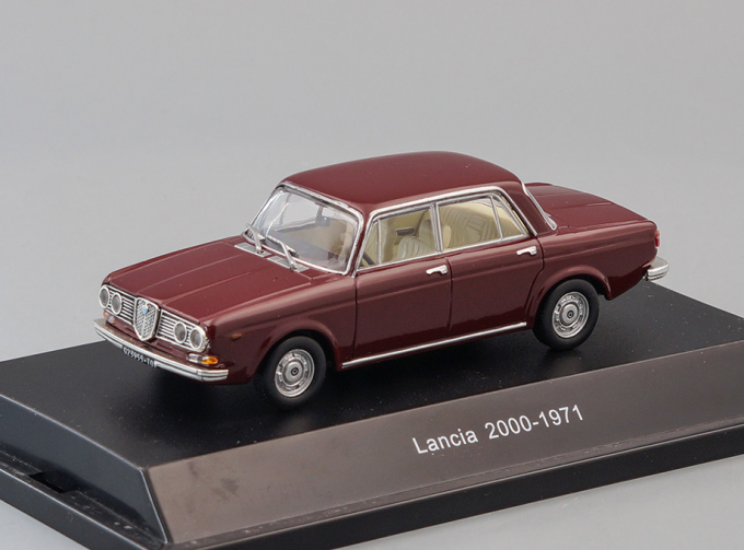 Lancia 2000 (1971), dark red