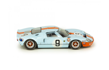 FORD GT40 Gulf P.Rodrigues-L.Bianchi #9 победитель Le Mans (1968)