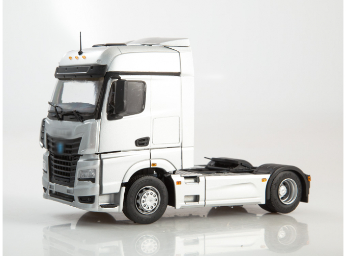 Камский грузовик 54901, серебристый металлик