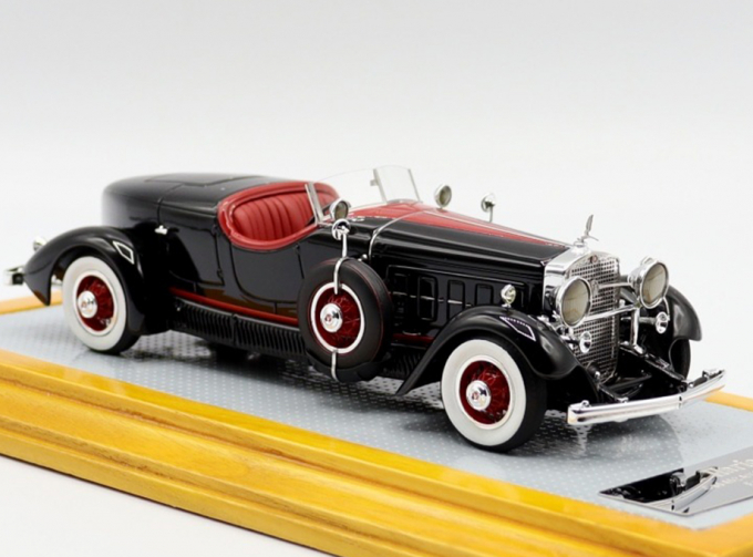 Cadillac 452A V16 Roadster Farina 1931 Original Car, Black/Red