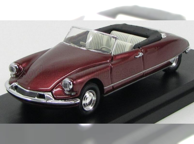 CITROEN Ds19 Cabriolet (1962), Red Met