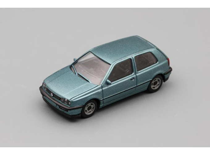 VOLKSWAGEN Golf, blue metallic
