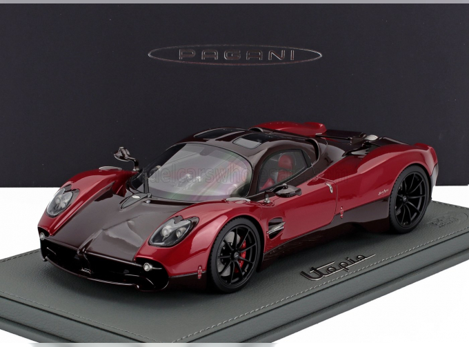 PAGANI Utopia (2022) - Con Vetrina - With Showcase, Rosso Dubai - Red