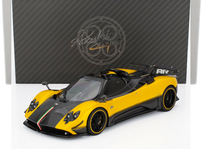 PAGANI Zonda 5 Cinque Roadster (2009), Yellow Black Carbon
