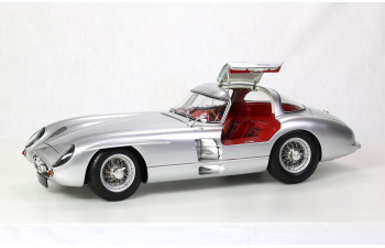 Сборная модель MERCEDES-BENZ 300 SLR ''Uhlenhaut Coupé''