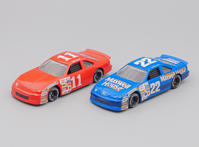 FORD Thunderbird Racing Champions Nascar Limited Edition Set (1991)