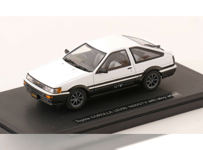 TOYOTA Corolla Levin 1600GTV, white black