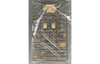 Сборная модель Автомобиль повышенной защищенности M1280 LMTV + полуприцеп M1101