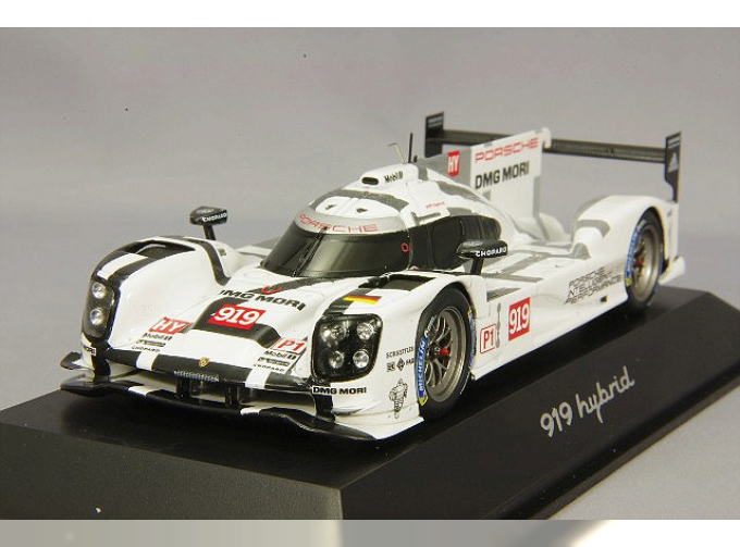 PORSCHE 919 Hybrid #919 Le Mans Presentation 2015