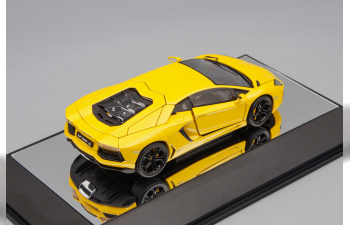 LAMBORGHINI Aventador LP700-4 (2011), yellow metallic