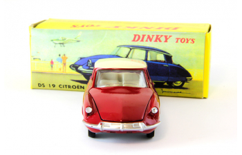 Citroen DS 19 (red)