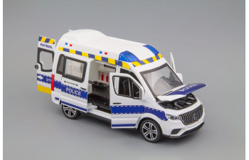 MERCEDES-BENZ Sprinter Police (с фигурками), white