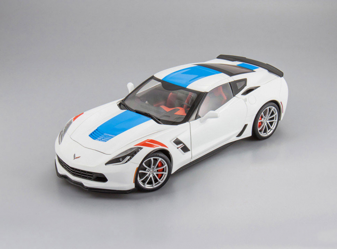 CHEVROLET Corvette C7 Grand Sport (2017), white / blue stripes / red fender hash marks