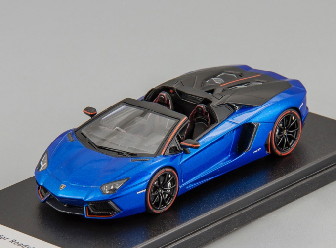 Lamborghini Aventador LP700-4 Roadster Pirelli edition 2013