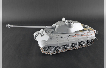 Сборная модель Немецкий танк Pz.Kpfw.VI Sd.Kfz.182 Tiger II (ранний выпуск Porsche Fgst.Nr.280009)