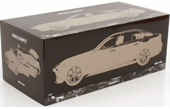 BMW i7 (M70) (2024), white metallic