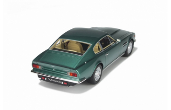 Aston Martin V8 Vantage green