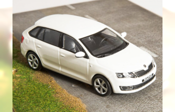 SKODA Rapid Spaceback (2014), white