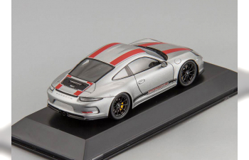 Porsche 991 R (silver/red)