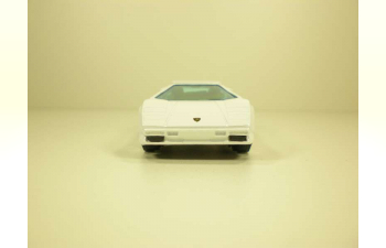 LAMBORGHINI Countach 5000, белый