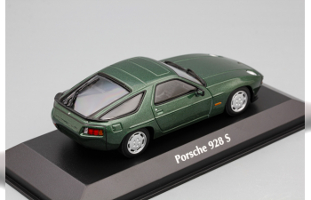 PORSCHE 928 S (1979), green metallic