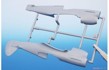 Сборная модель P-40F/L Warhawk 'Desert Hawks With Merlin'