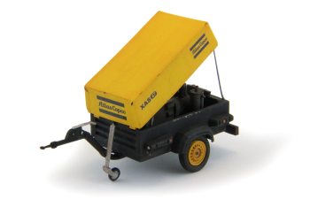 Компрессор Atlas Copco XAS 47 (открытый на прицепе) со следами эксплуатации, желтый / черный