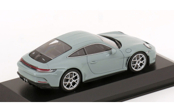 PORSCHE 911 (992) S/T (2024), shade green metallic