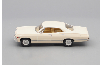 CHEVROLET Impala (1967), beige