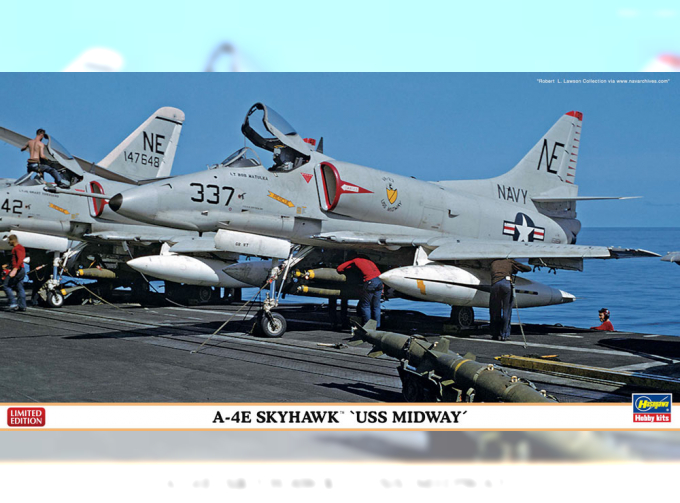 Сборная модель Самолет A-4E SKYHAWK "USS MIDWAY"