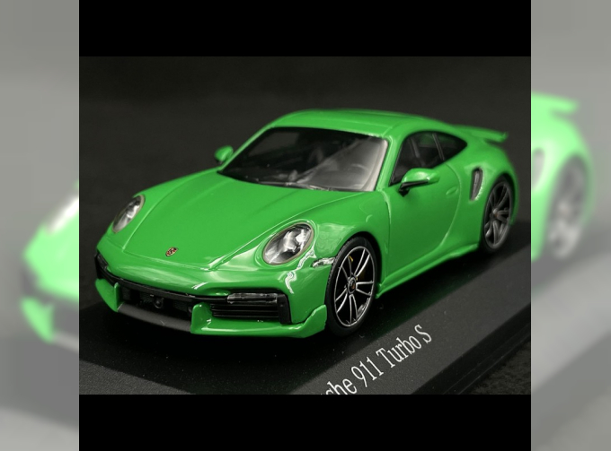 PORSCHE 911 (992) Turbo S Coupe Sport Design (2021), green