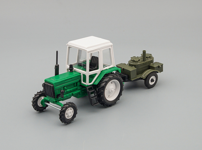 Трактор МТЗ-82 с прицепом Кухня, зеленый / белый / хаки