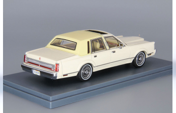 LINCOLN Towncar (1986), beige