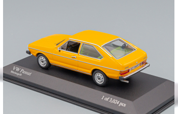 VOLKSWAGEN Passat (1975), yellow