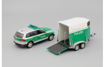 VOLKSWAGEN Touareg with horse triailer Polizei Dresden, green / silver / white