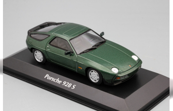 PORSCHE 928 S (1979), green metallic