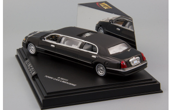 LINCOLN TownCar Limousine 2000, black