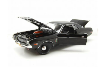 DODGE Challenger R/T 426 HEMI "The Black Ghost" 1970, black