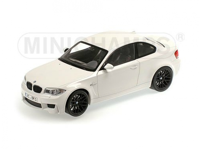 BMW 1er M COUPÉ - 2011 - WHITE (ALPINE WHITE)