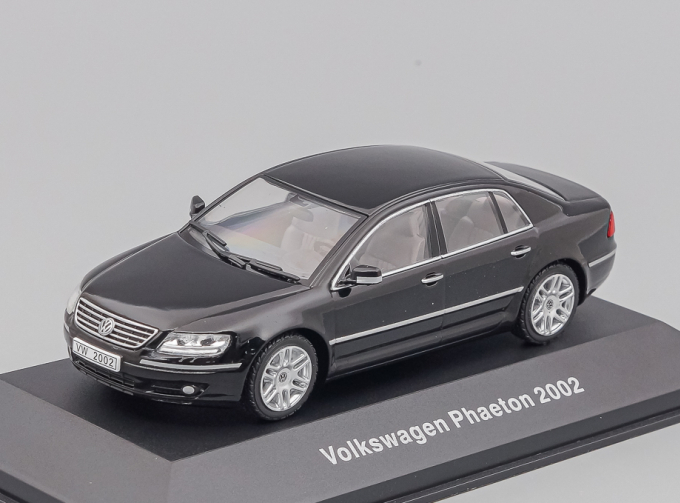 VOLKSWAGEN Phaeton (2002), black