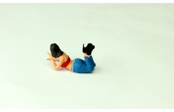 Девушка (арт.№24) красный верх, синий низ