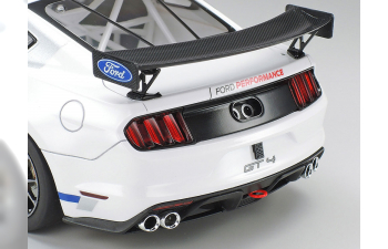 Сборная модель FORD MUSTANG GT4