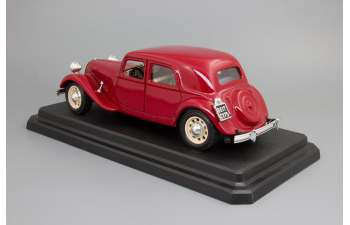 CITROEN 15 CV TA (1938), red