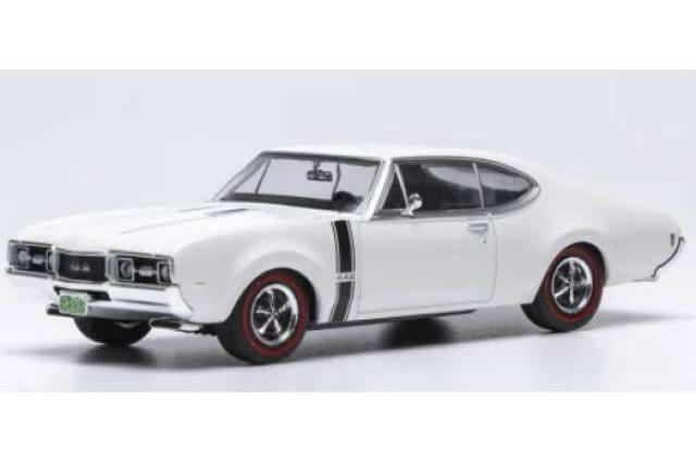 OLDSMOBILE 442 W-30 (1970), white 